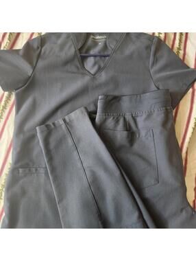 Mandala Women's Gray Scrub Set